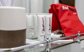 RedDoorz Syariah near Solo Square Mall